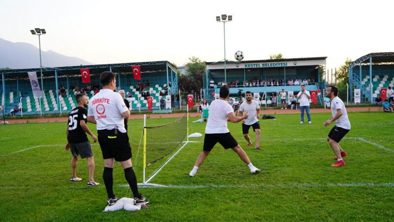 Kestel Belediyesi tarafından Bursa’da ilk olarak düzenlenen ayak tenisi turnuvasında