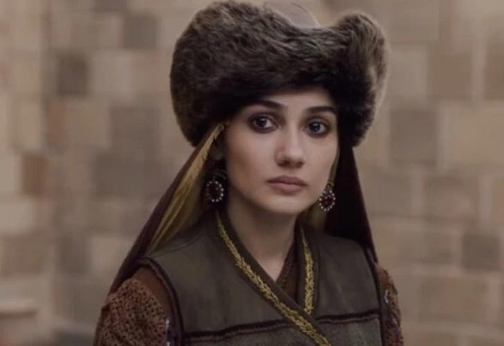 Uyanış Büyük Selçuklu’nun Turna Hatun’u bikinili pozuyla büyüledi