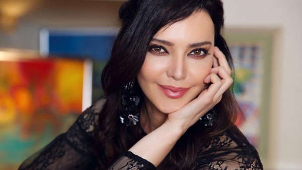 21 yaş küçük sevgilisi ile tatilden paylaştı