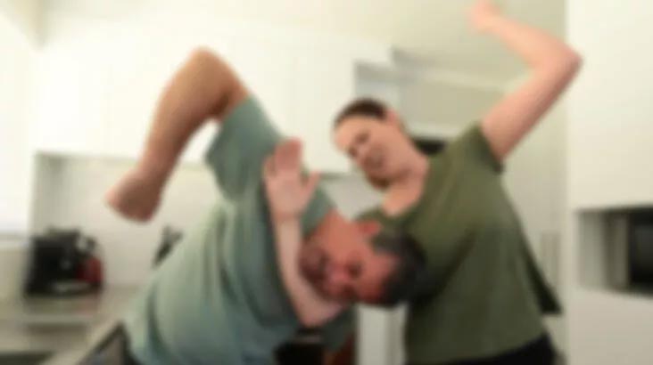 ‘Eve geç gelme’ tartışmasında birbirini darbeden çifte hapis ve para cezası