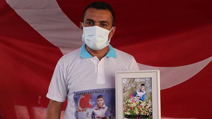 Evlat nöbetindeki baba: HDP’ye destek verenler ellerini vicdanlarına koysun