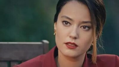 Siyah bikinisiyle hayranlarını büyüledi