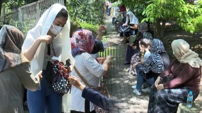YKS öncesi Zuhuratbaba Türbesi’ne gelip dua ettiler