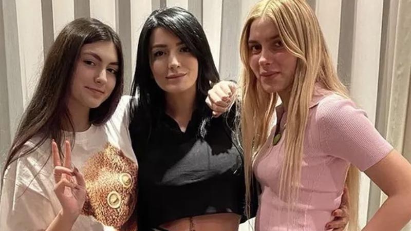 Aleyna’nın annesinden bikinili paylaşım