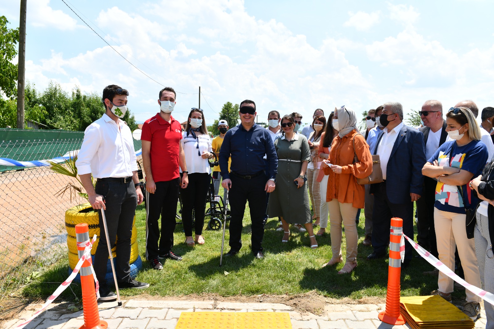 Başkan Kanar, özel çocuklar için oynadı, engelli oldu!