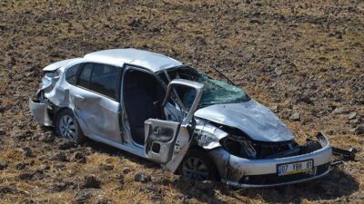 Otomobil tarlaya uçtu: 1 yaralı