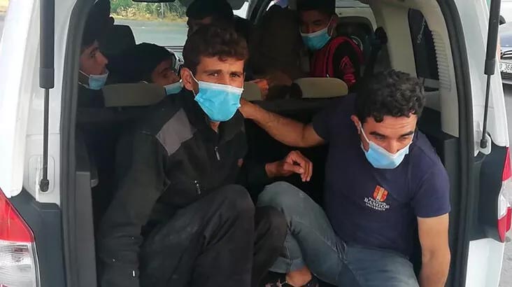 Tarım işçisi olarak çalıştırılmak için alıkonulan kaçak göçmenler kurtarıldı
