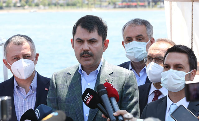 Bakan Kurum: Marmaramızı kaderine terk etmeyeceğiz