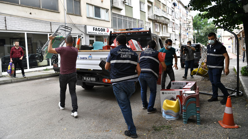 Osmangazi’de kaldırımlar işgalden kurtarıldı