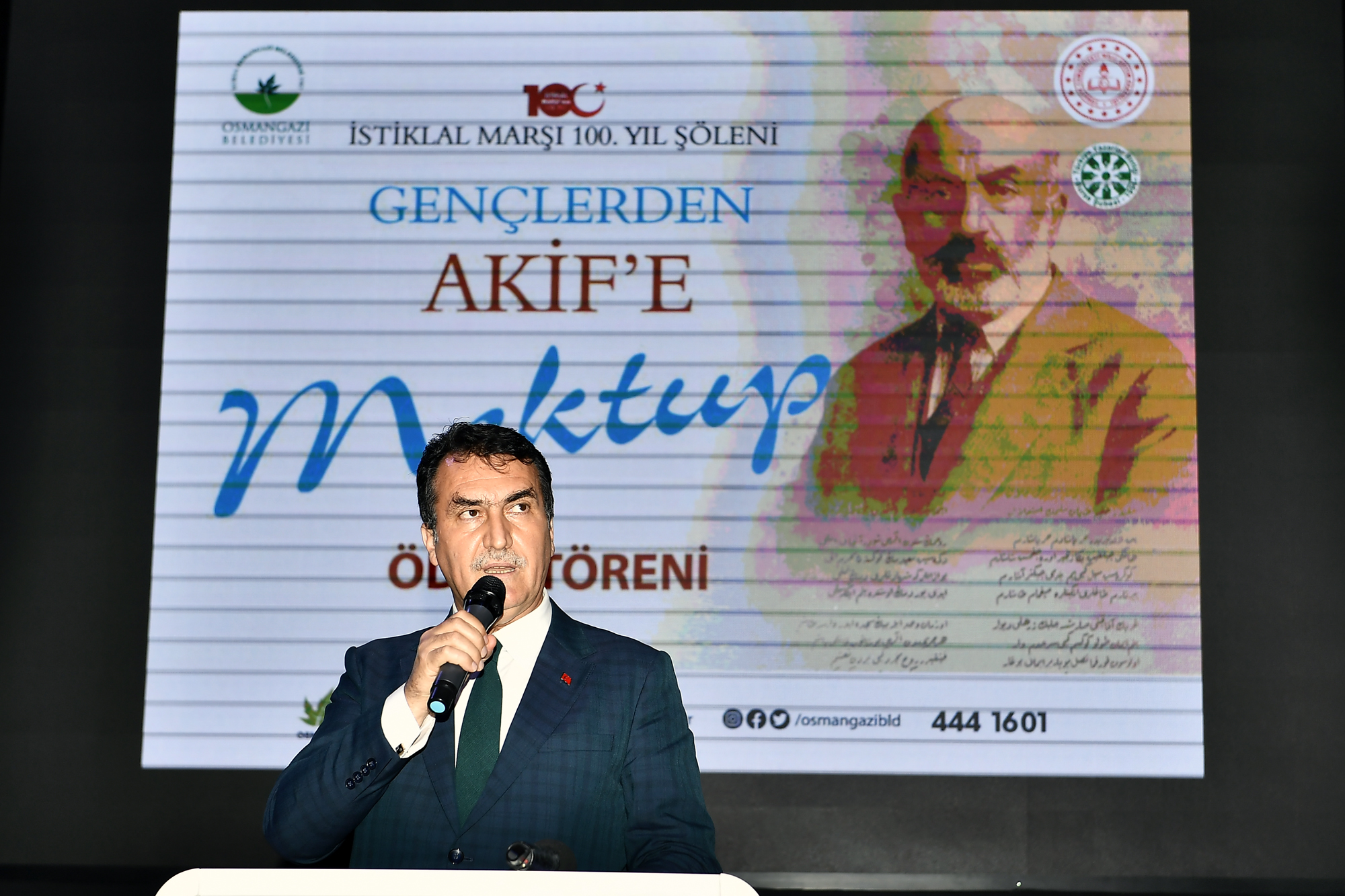Gençler Akif sevgisini satırlara döktü