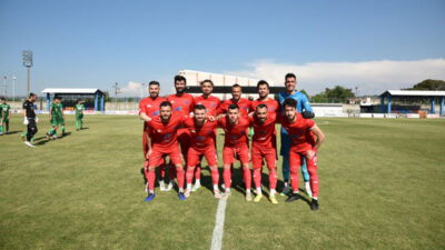 1. Bölge 7. Grupta Elmasbahçeler Spor'u evinde ağırlayan Mustafakemalpaşaspor Belediye