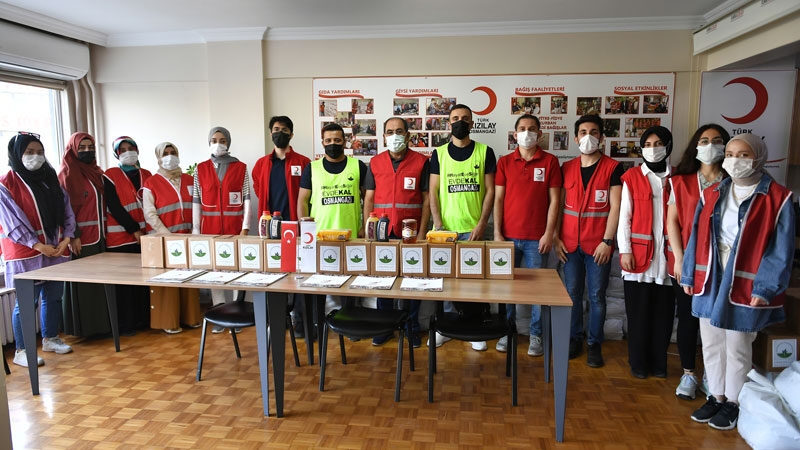 Osmangazi Belediyesi ‘Belediyem Benimle” ekipleri ile Türk Kızılay Osmangazi Şubesi,