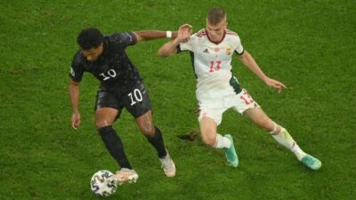 Almanya zor da olsa son 16’da