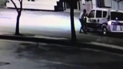 Polislere bıçaklı saldırı