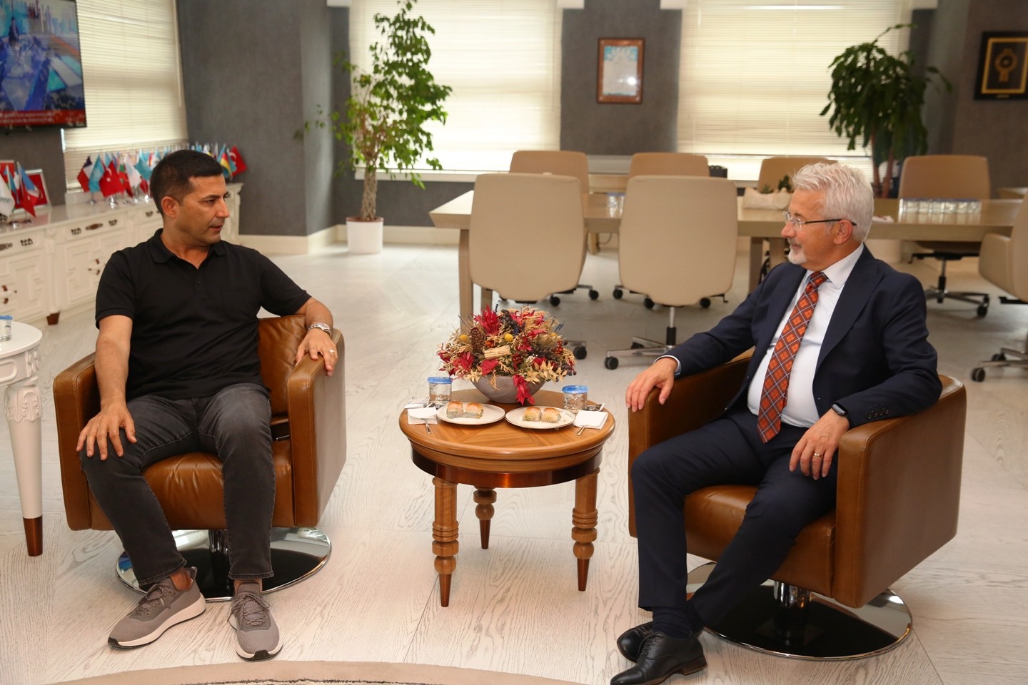 Kuşadası Belediye Başkanı’ndan Nilüfer’e ziyaret