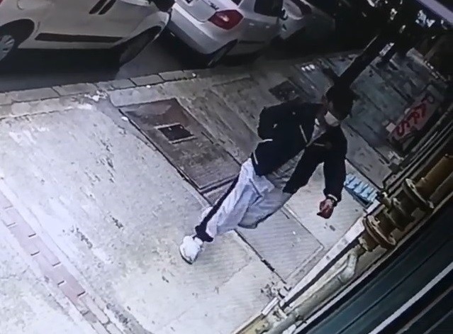 Bursa’da bebek arabasını saniyeler içinde böyle çaldı