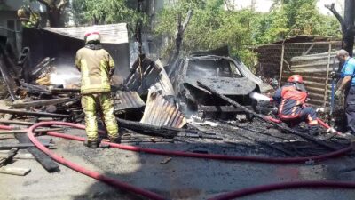 Bursa’da yeni satın alınan sıfır otomobil küle döndü