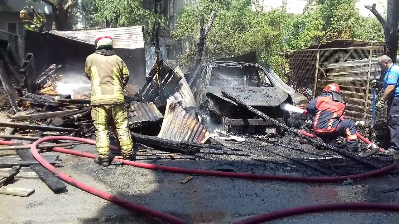 Bursa’da yeni satın alınan sıfır otomobil küle döndü