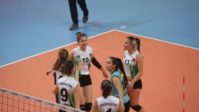 Bursa’da gerçekleştirilen Voleybol Erkekler Bölgesel Lig Bursa Grubu’nda İnegöl Voleybol’u