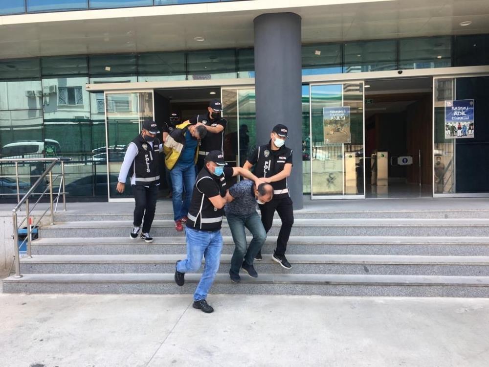 Bursa’da iş adamlarının kabusu olmuştu! Yakalandılar… Bursa’da iş adamlarının kabusu olmuştu! Yakalandılar…