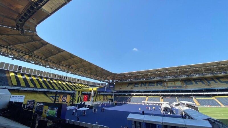 Fenerbahçe Kulübü Olağan Seçimli Genel Kurulu'nun ikinci gününde oy verme