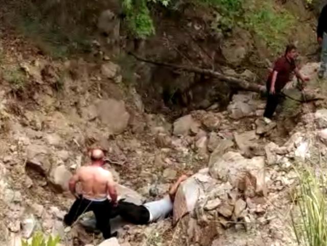 Bir anlık dikkatsizlik pahalıya patladı! Elektrik direklerini sayarken…