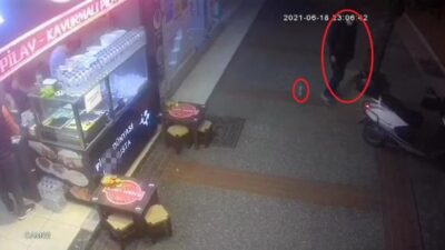 Bursa’da o anlar kamerada! Çalışanların gözü önünde…