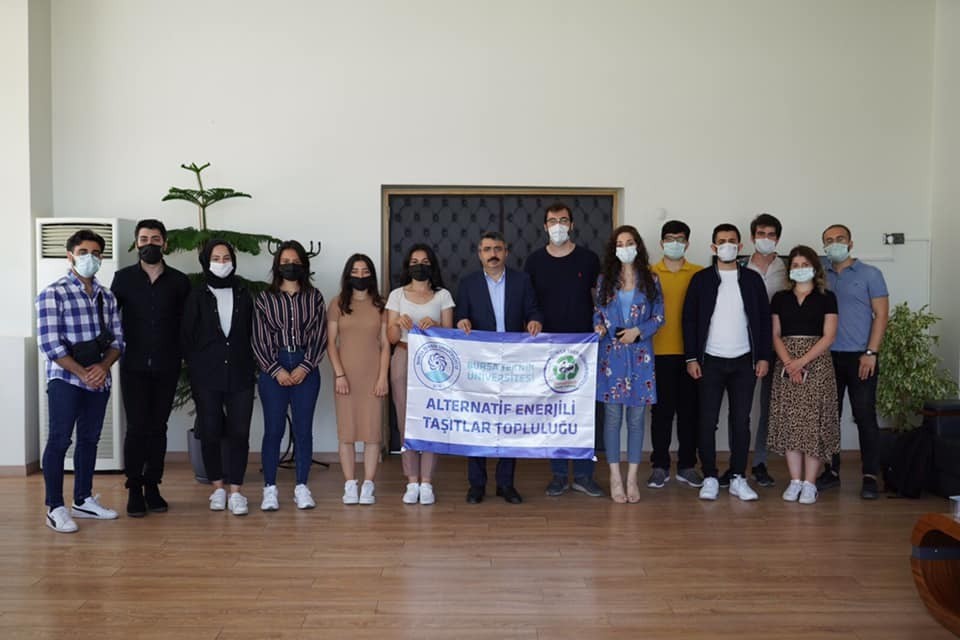 Bursalı gençler elektrikli araç üretti!