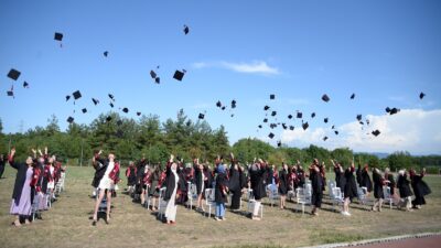 Hemşirelerin mezuniyet heyecanı