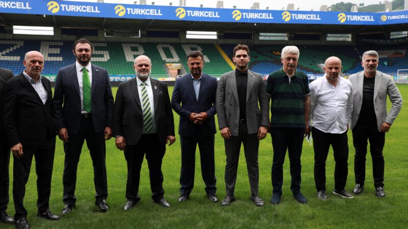 Süper Lig ekiplerinden Çaykur Rizespor, teknik direktör Bülent Uygun ile