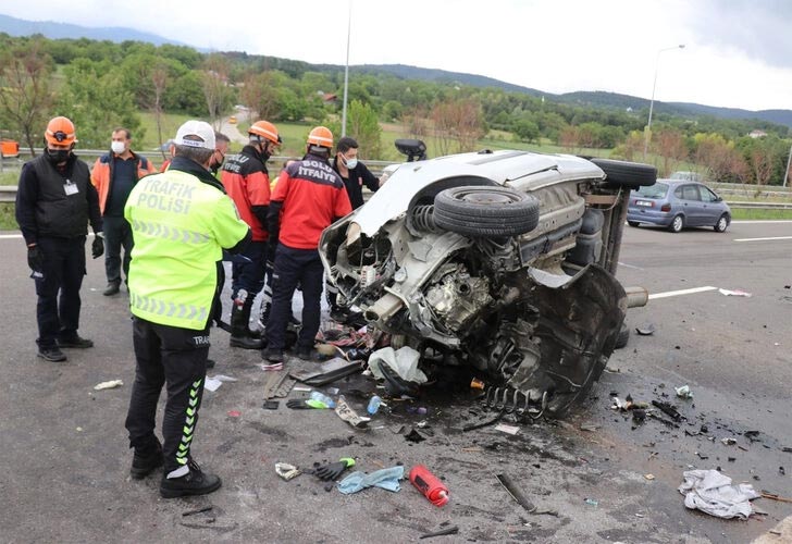 TEM’de feci kaza! Ölü ve yaralılar var