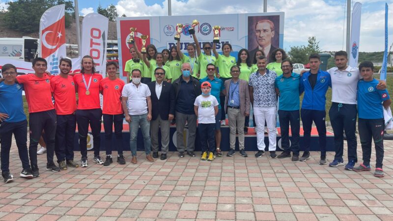 Büyükşehir Belediyesporlu sporcular, Eskişehir'deki organizasyonda 4 kupanın da sahibi olarak