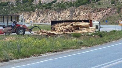 Bursa’da kamyon devrildi