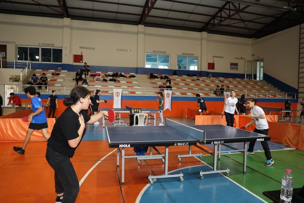 Masa tenisi turnuvasına büyük ilgi Masa tenisi turnuvasına büyük ilgi