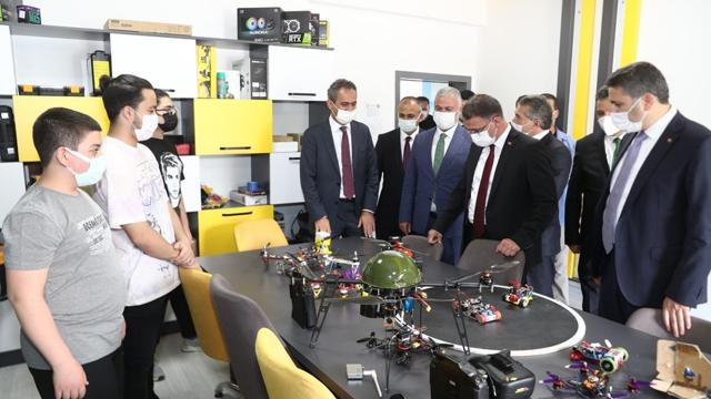 MEB, ilk 5 ayda 2 bin 730 patent başvurusu yaptı MEB, ilk 5 ayda 2 bin 730 patent başvurusu yaptı