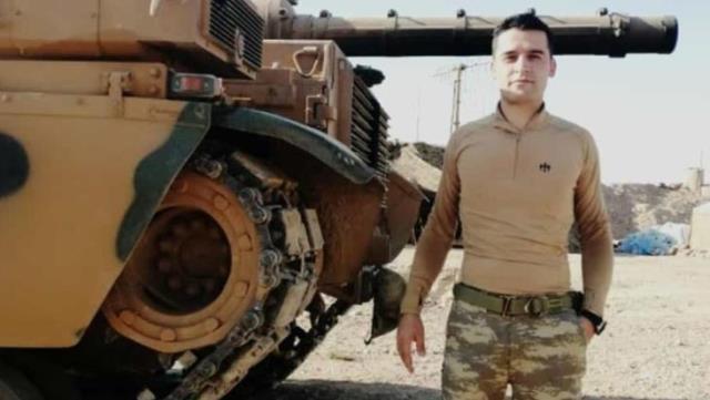 Bunun adı kahramanlık! Drone ile atılan bombayı fark edip…