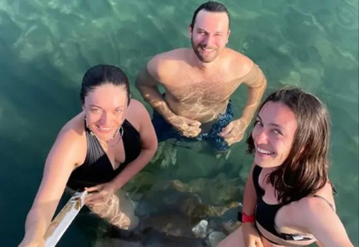 ‘Kardeşler’ tatilde buluştu! Merve Dizdar 35 yaşına girdi ‘Kardeşler’ tatilde buluştu! Merve Dizdar 35 yaşına girdi