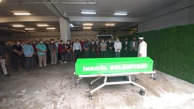 Bursa’da sevilen sağlık memuruna veda