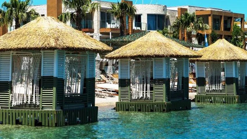 Bodrum’da fiyatlar yine uçtu! Beach’lerde denize girmek 10 bin TL!