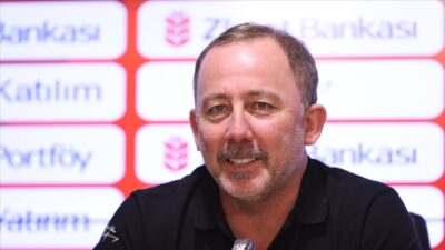 Sergen Yalçın 1 yıl daha Beşiktaş’ta