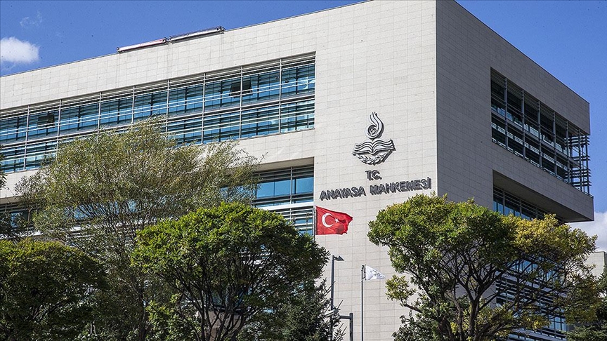 AYM’den iki siyasi parti için karar