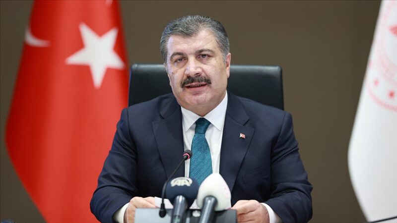 Sağlık Bakanı Fahrettin Koca, cuma gününden itibaren 18 yaşından gün