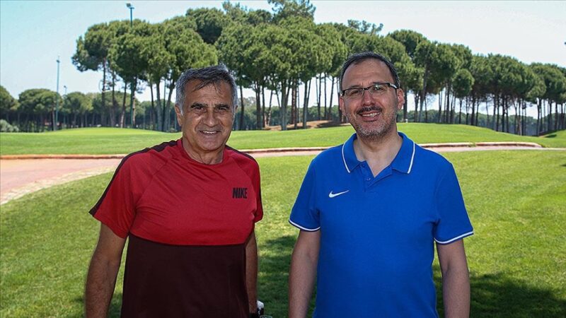 Gençlik ve Spor Bakanı Mehmet Muharrem Kasapoğlu, Antalya kampında teknik