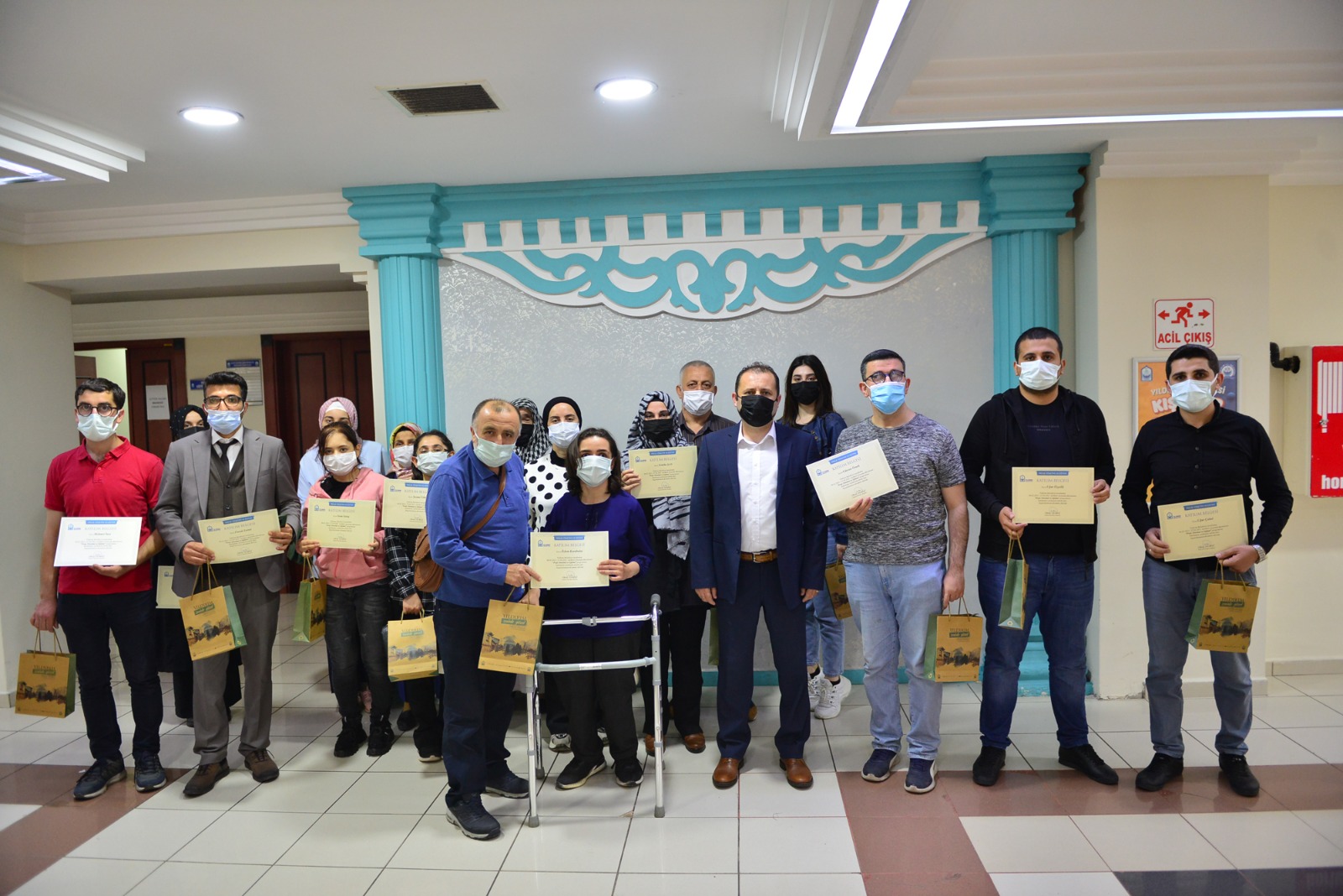 Yıldırım’da ‘Proje Hazırlama ve Yönetimi’ kursiyerleri sertifikalarını aldı