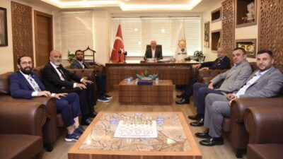 Bursaspor’un yeni yönetiminden AK Parti İl Başkanlığı’na ziyaret
