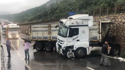 D-100’de feci kaza! Ankara istikameti trafiğe kapandı