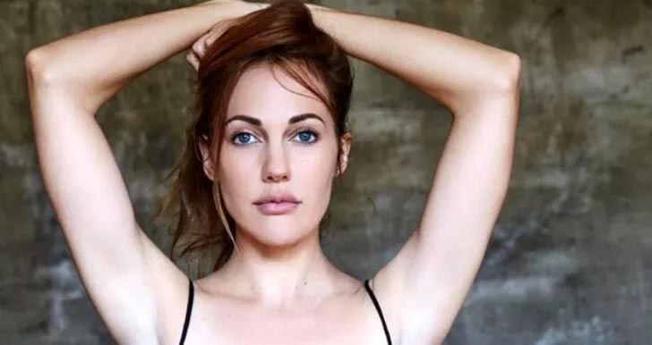 Bacak dekoltesi Instagram’ı salladı