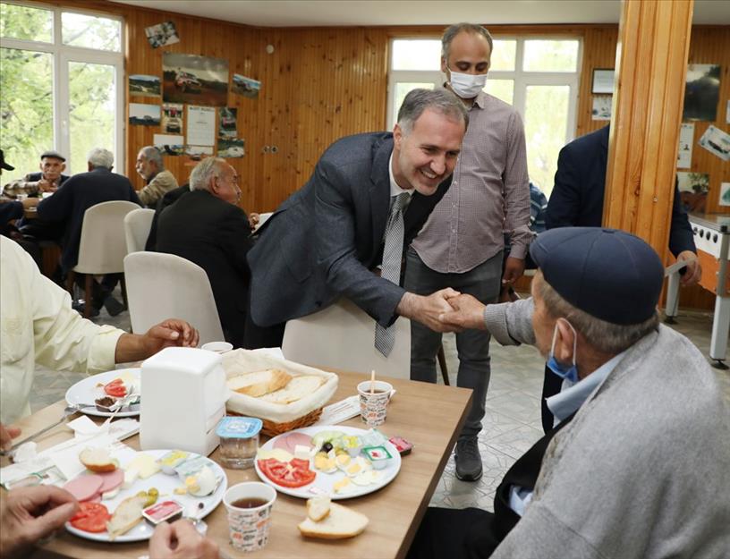 Başkan Taban huzur evi sakinleriyle buluştu Başkan Taban huzur evi sakinleriyle buluştu