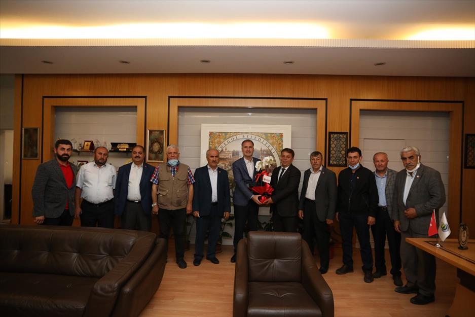 Muhtarlar Derneği’nden Başkan Taban’a ziyaret Muhtarlar Derneği’nden Başkan Taban’a ziyaret