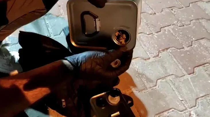 Zeytinyağı tenekesinden uyuşturucu çıktı! Zeytinyağı tenekesinden uyuşturucu çıktı!